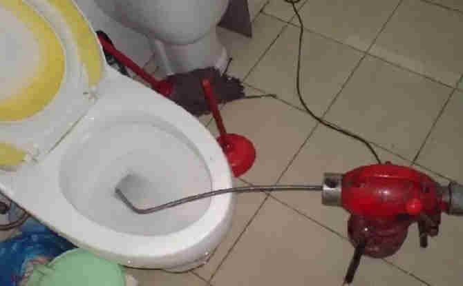 天心马桶通下水